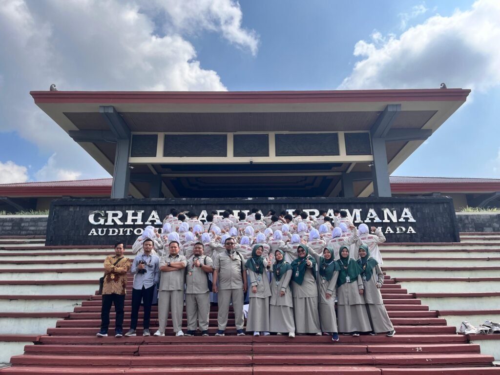 PENELITIAN LAPANGAN SMAIT THI 2024 “Learn and Grow : A Journey Of Self Discovery”